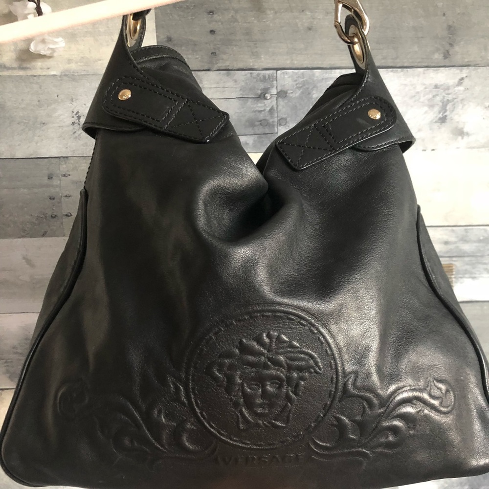 100% Authentic Versace Lambskin Leather Bag/Tote😍